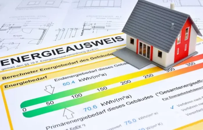 ein-energieausweis-auf-einem-tisch.jpg-768×513-1.webp ein-energieausweis-auf-einem-tisch